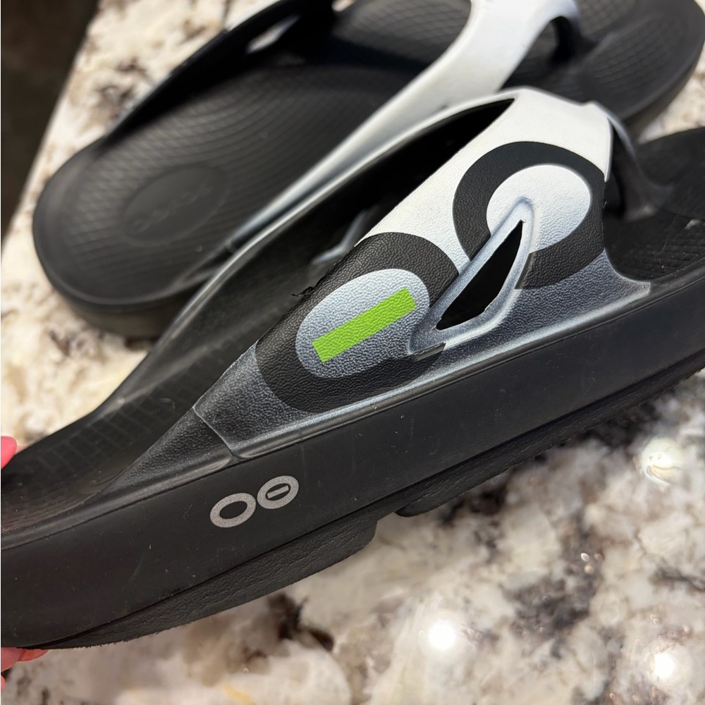 Oofos Sandals - Picture 3 of 5